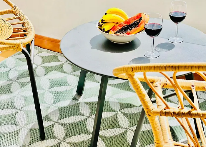 Canaryislandshost L Mar *