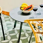 Canaryislandshost L Mar *