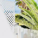 Canaryislandshost L Mar